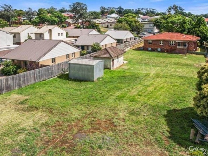 272 James Street, Harristown QLD 4350