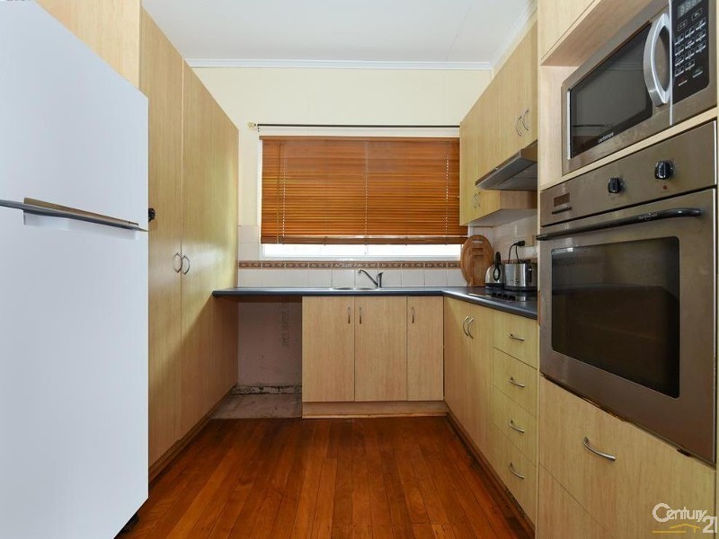6 Lucy Street, Cambooya QLD 4358