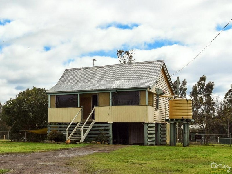 6 Lucy Street, Cambooya QLD 4358