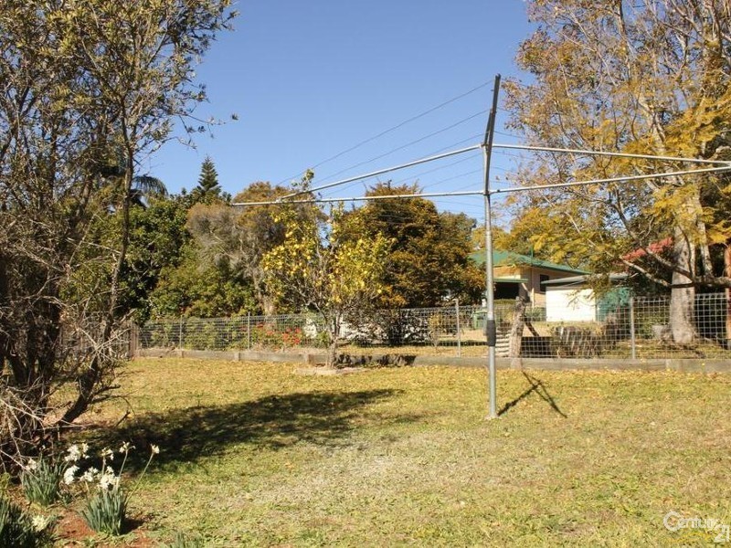 30 Boyes Street, Harristown QLD 4350
