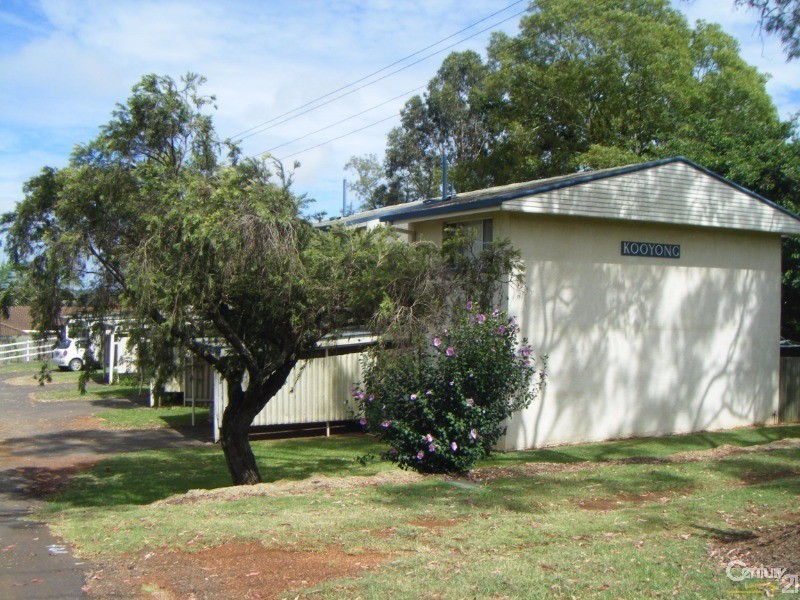 2/329 Hume Street, Centenary Heights QLD 4350