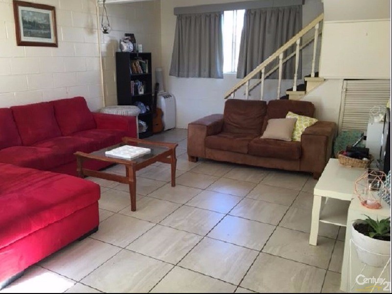 2/329 Hume Street, Centenary Heights QLD 4350