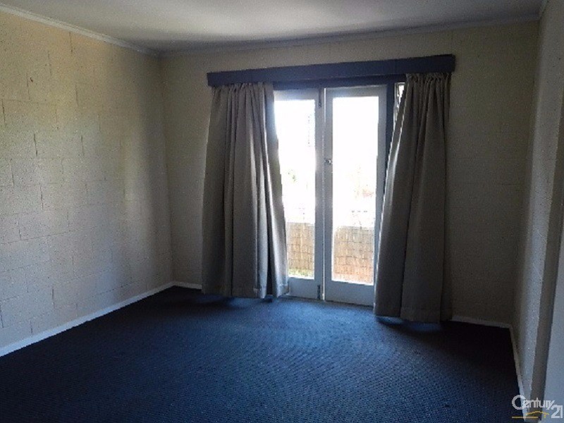 2/329 Hume Street, Centenary Heights QLD 4350