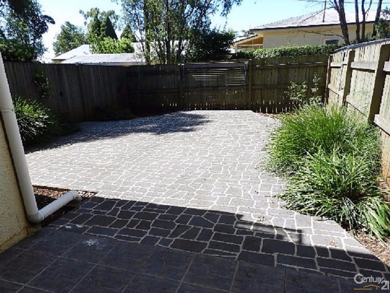 2/329 Hume Street, Centenary Heights QLD 4350