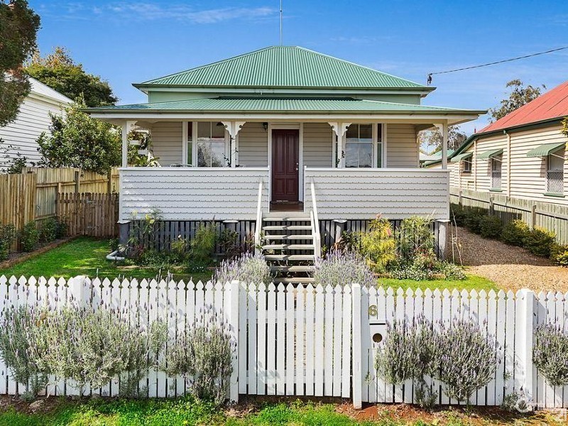 6 Raff Street, North Toowoomba QLD 4350