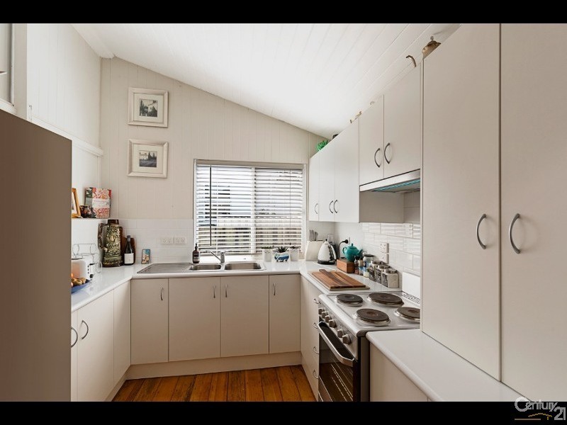 6 Raff Street, North Toowoomba QLD 4350