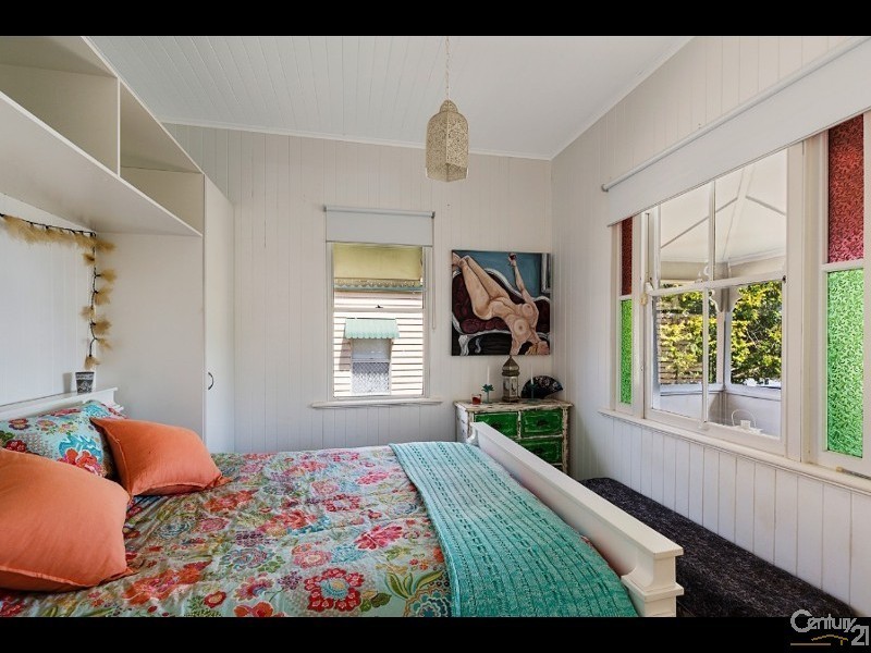 6 Raff Street, North Toowoomba QLD 4350