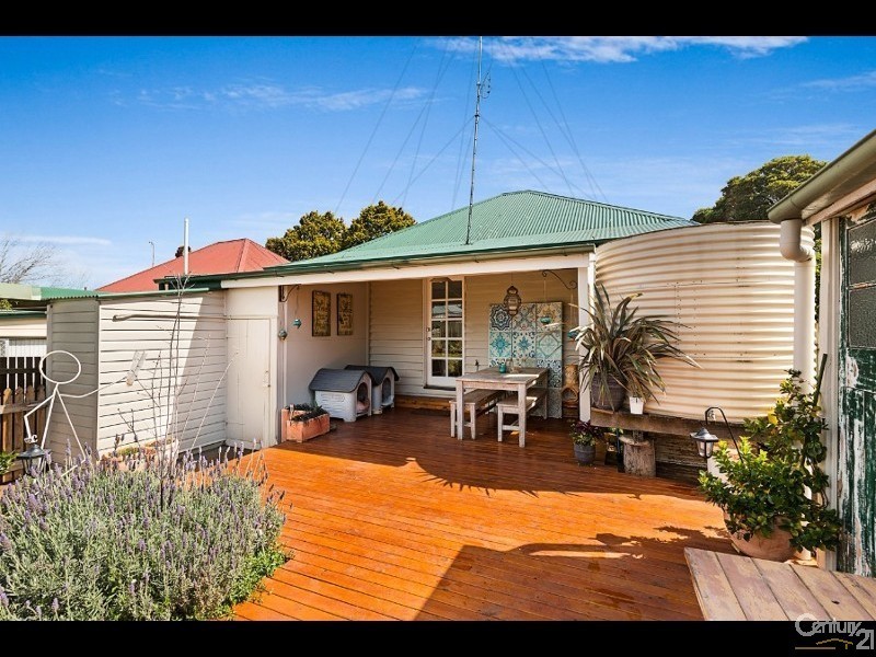 6 Raff Street, North Toowoomba QLD 4350