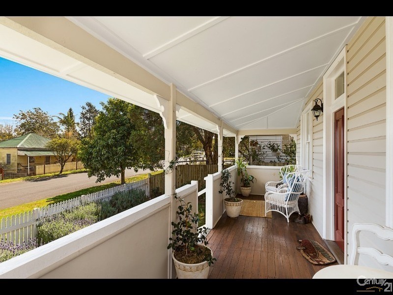 6 Raff Street, North Toowoomba QLD 4350