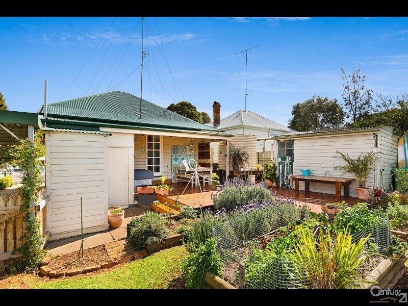 6 Raff Street, North Toowoomba QLD 4350