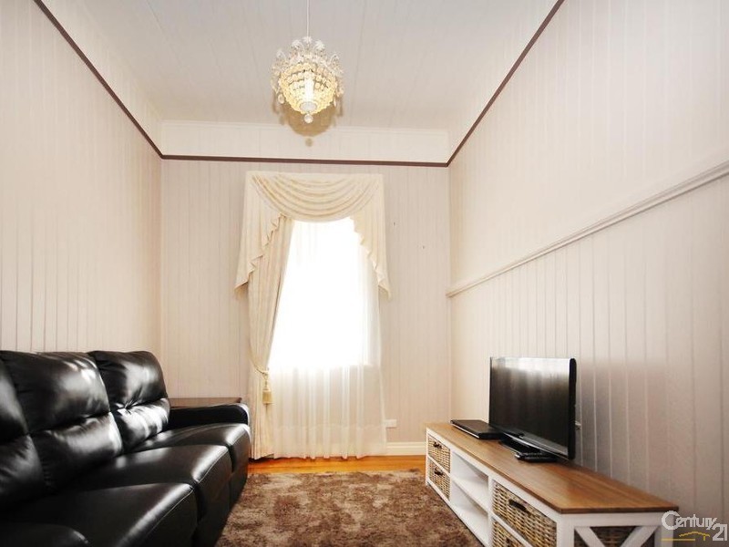 110 Bridge Street, East Toowoomba QLD 4350