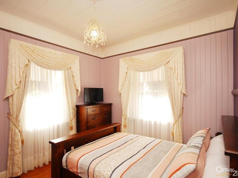 110 Bridge Street, East Toowoomba QLD 4350