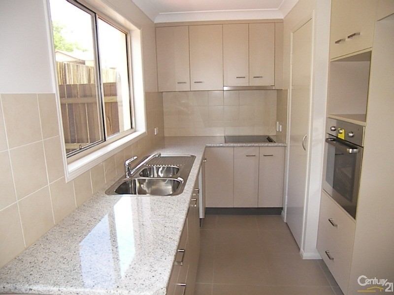 2/16 Anzac Avenue, Toowoomba QLD 4350