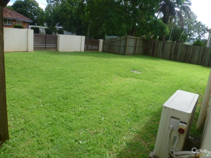 2/16 Anzac Avenue, Toowoomba QLD 4350