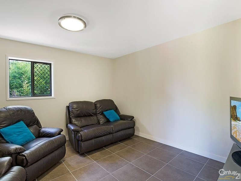 6 Dorge Street, Middle Ridge QLD 4350