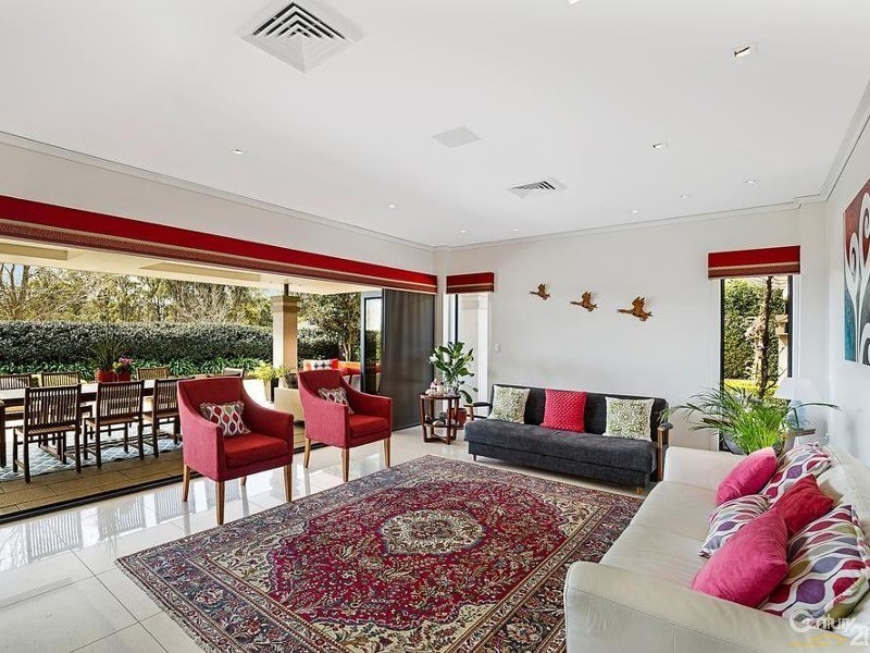 2 Paringa Close, Middle Ridge QLD 4350