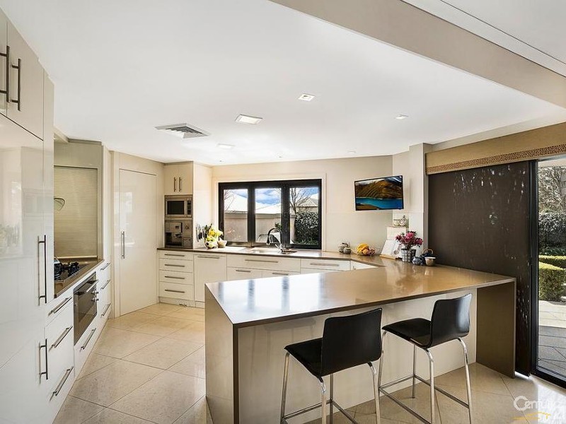 2 Paringa Close, Middle Ridge QLD 4350