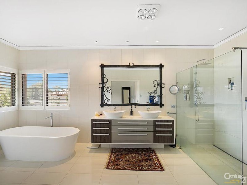 2 Paringa Close, Middle Ridge QLD 4350