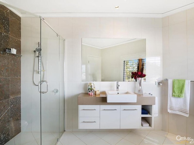 2 Paringa Close, Middle Ridge QLD 4350