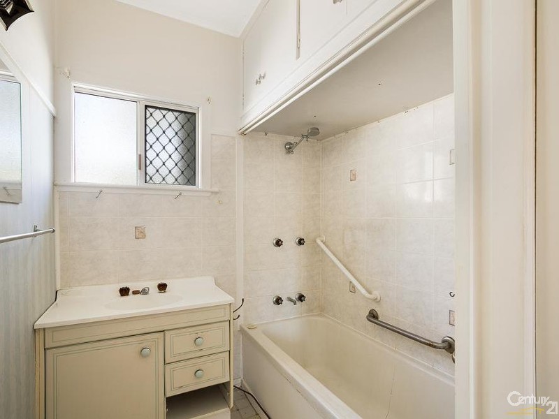 30 Gregory Street, Harlaxton QLD 4350