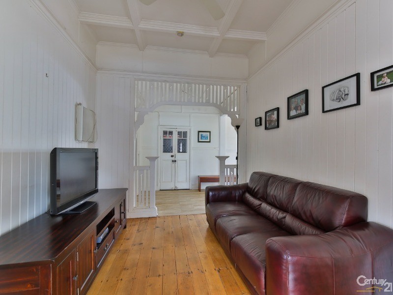 99 Holberton Street, Newtown QLD 4350