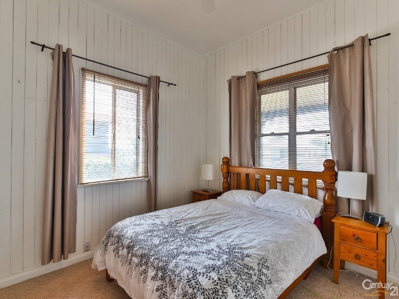 99 Holberton Street, Newtown QLD 4350