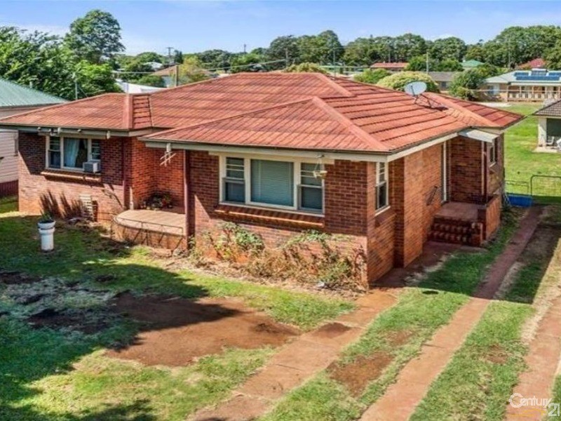 272 James Street, Harristown QLD 4350