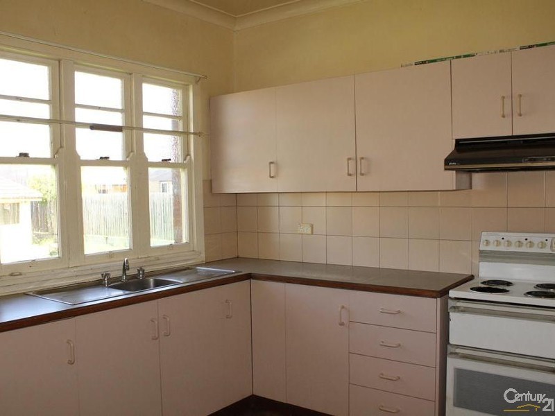 272 James Street, Harristown QLD 4350