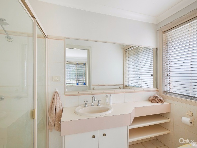 58 Bouganvillea Drive, Middle Ridge QLD 4350