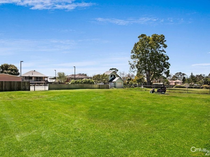 486 Mackenzie Street, Middle Ridge QLD 4350