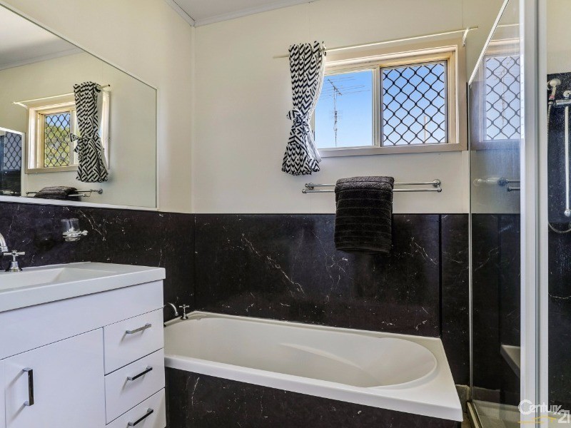 15 Avondale Street, Newtown QLD 4350