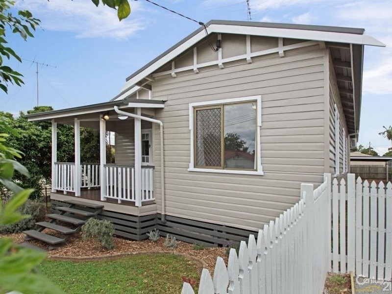 6 Clark Street, South Toowoomba QLD 4350