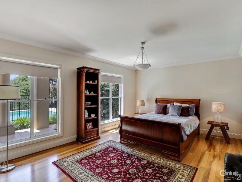 46 Harvey Street, Mount Lofty QLD 4350