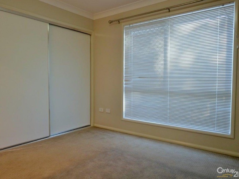 2/11 Boxsall Street, Newtown QLD 4350