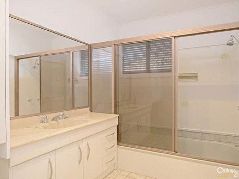 328 Alderley Street, Kearneys Spring QLD 4350