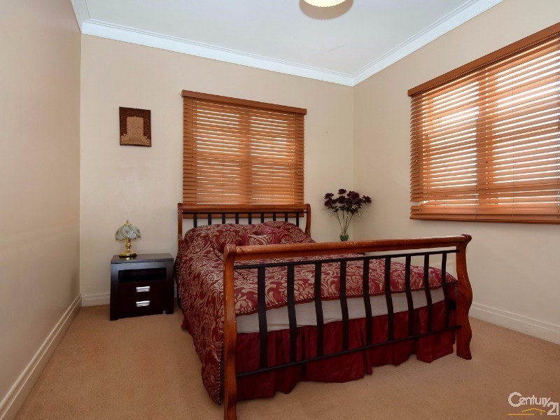 42 Priest Street, Rockville QLD 4350