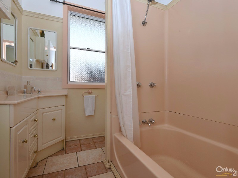 42 Priest Street, Rockville QLD 4350