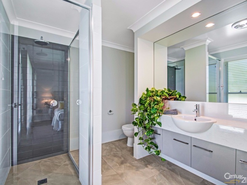 10 Warwick Street, Harristown QLD 4350