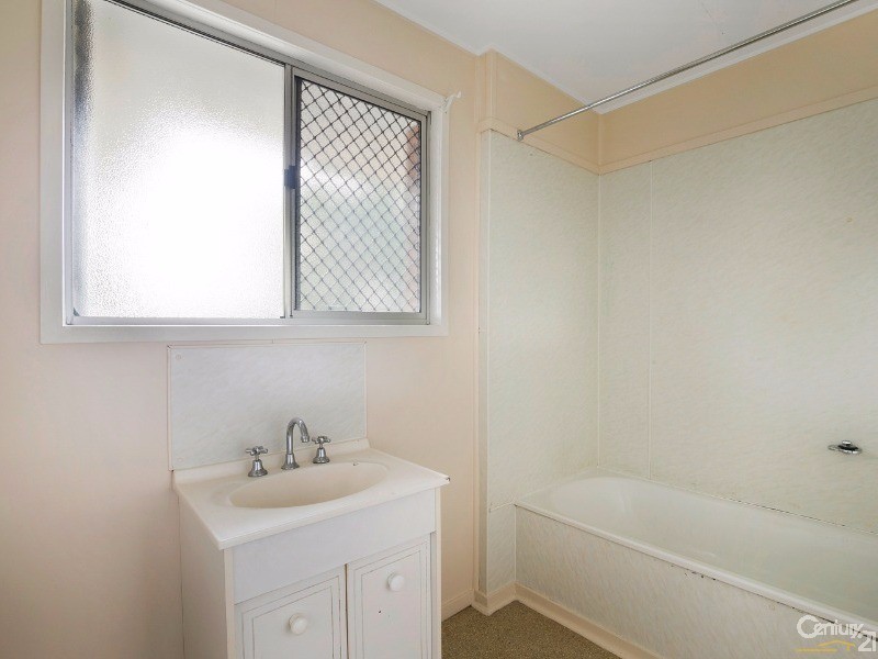 5 Festival Street, Rockville QLD 4350