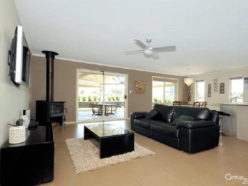 22 Curlew Street, Meringandan West QLD 4352