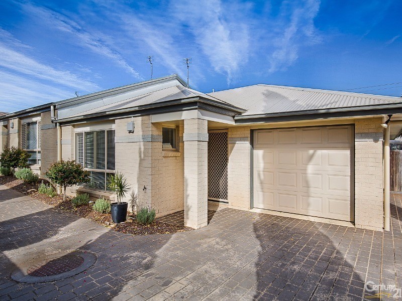 3/242 Mackenzie Street, Rangeville QLD 4350