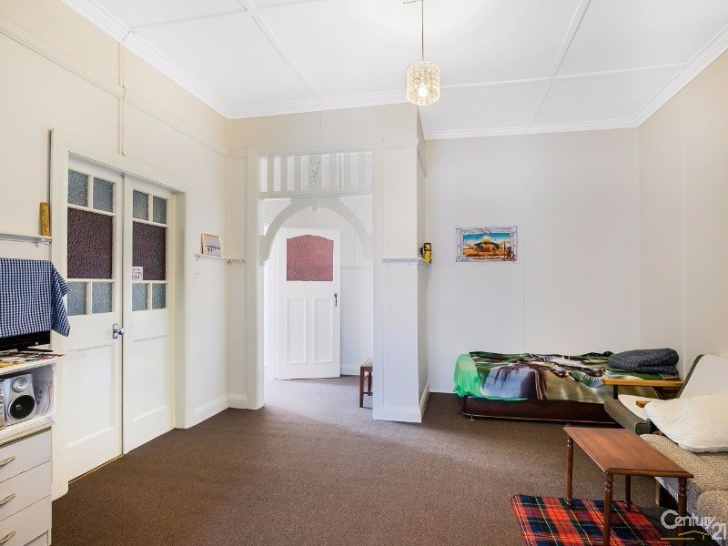 39 Wallace Street, Newtown QLD 4350