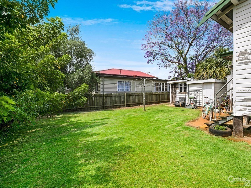 39 Wallace Street, Newtown QLD 4350