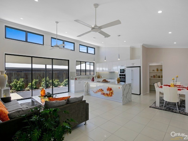 518 Hume Street, Middle Ridge QLD 4350