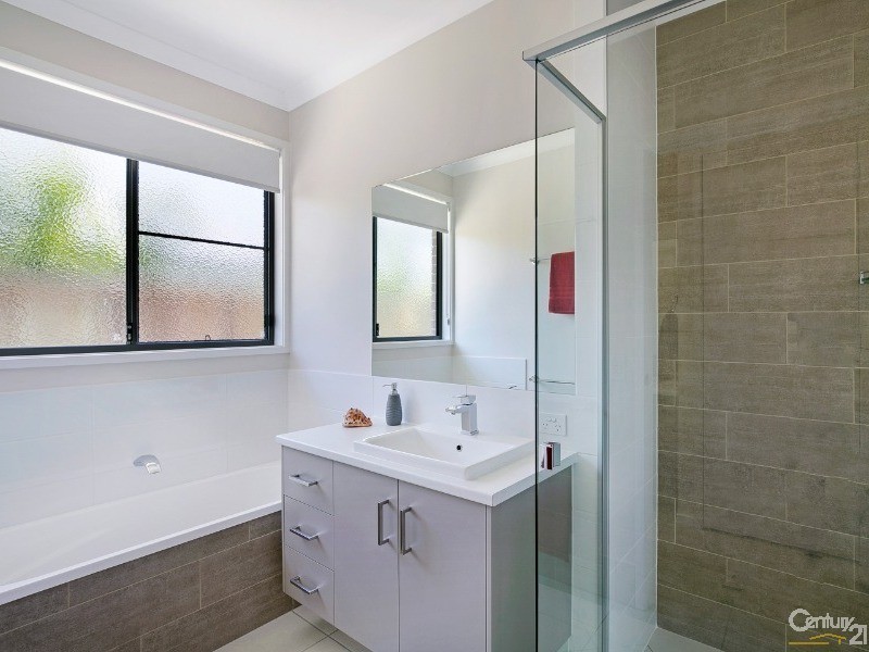 518 Hume Street, Middle Ridge QLD 4350