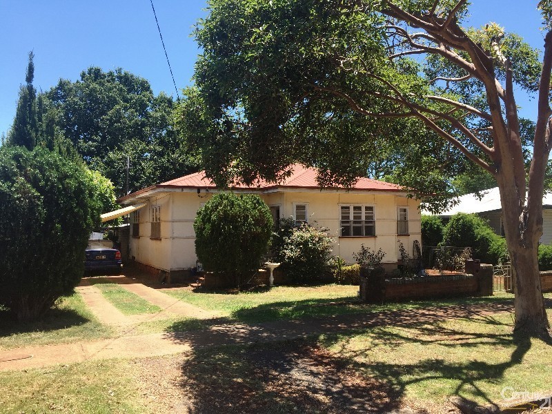 13 Warwick Street, Harristown QLD 4350