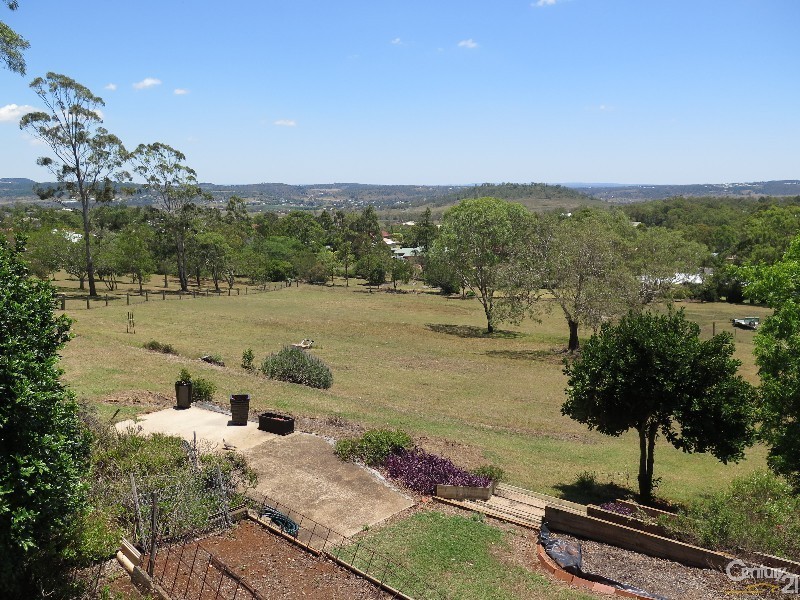 24 Coverdale Crescent, Cotswold Hills QLD 4350