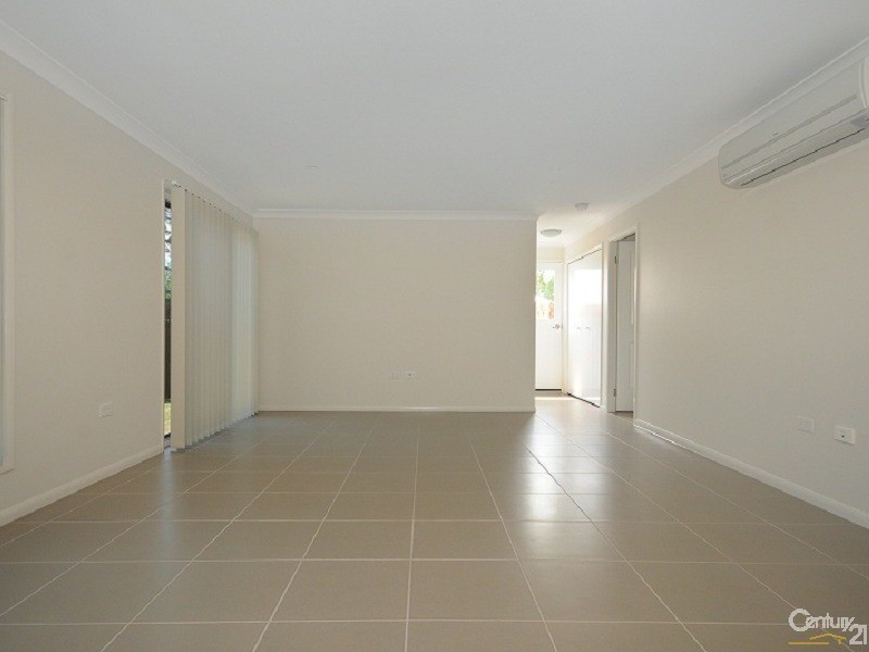 2/23c Charles Street, Newtown QLD 4350