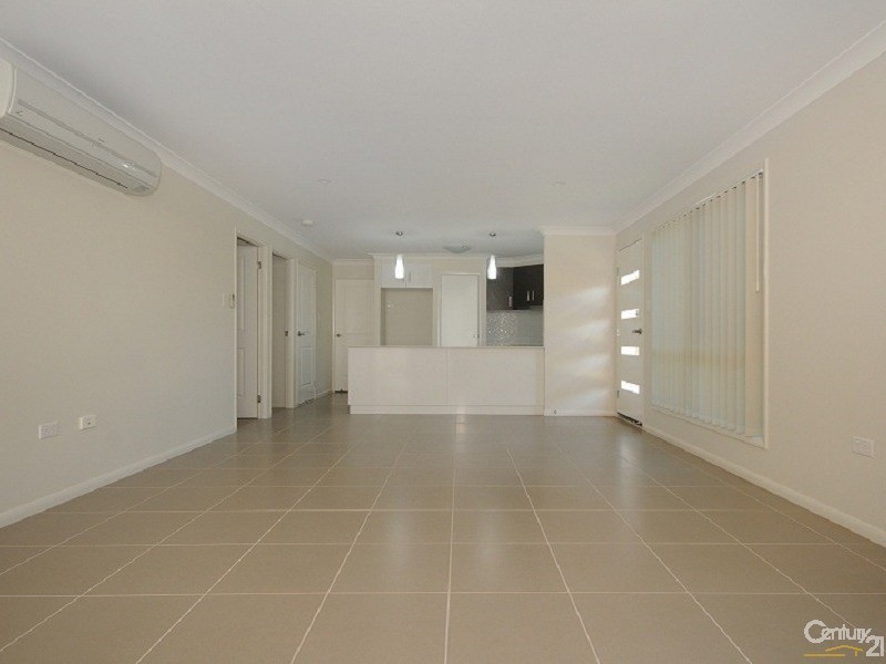 2/23c Charles Street, Newtown QLD 4350