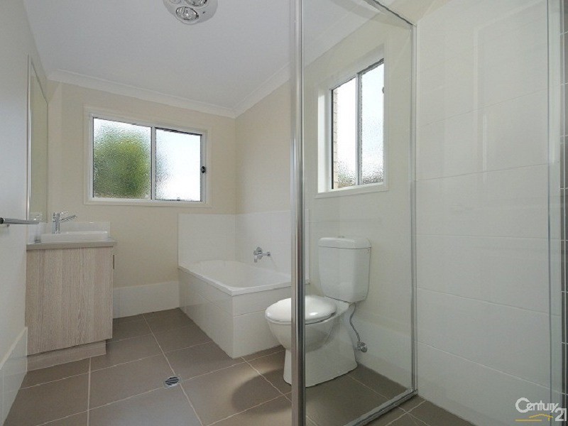 2/23c Charles Street, Newtown QLD 4350